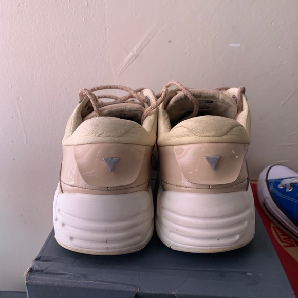 Puma - Picture 4 of 4